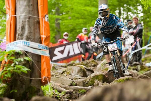Second placed Gee Atherton (Commencal)