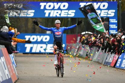 Van der Poel wins in Antwerp