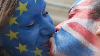 wd-brexit_kiss_-_jorg_carstensenafpgetty_images.jpg