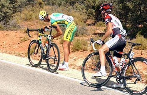 Ignacio Guti&eacute;rrez (Phonak) gets tangled up in a crash with Jos&eacute; Manuel Caliente (Team CSC) midway through the race.