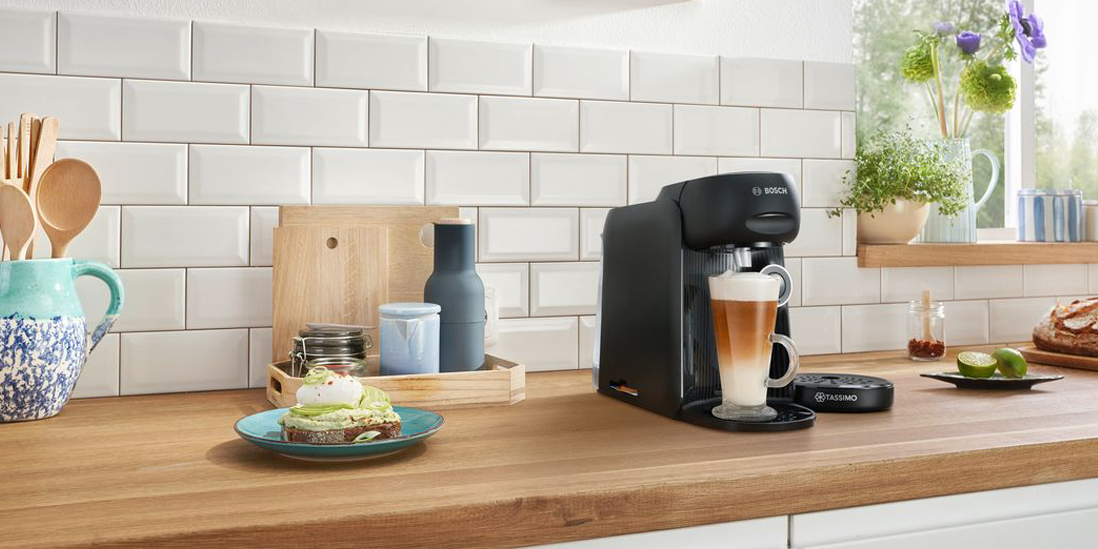 The Tassimo Bosch coffee machine with 3000 5-star reviews is under