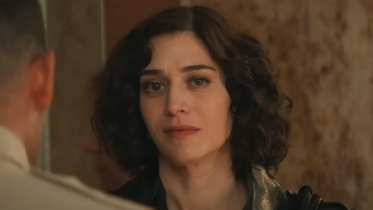 Lizzy Caplan on Fatal Attraction