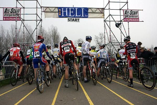 Steve Fisher and his fellow American riders starting at the back of the field at Wachtebeke