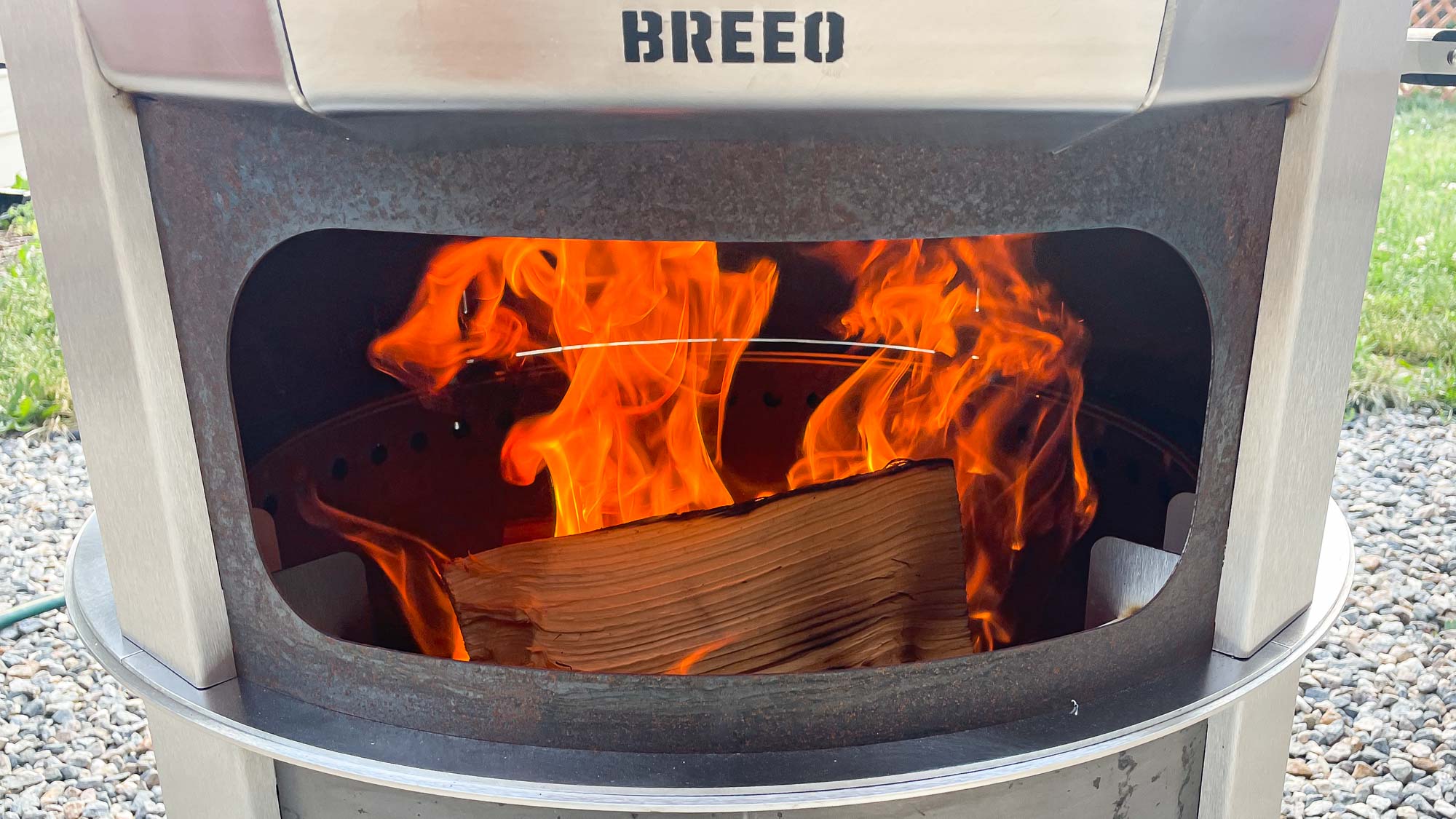 Breeo Live-fire pizza oven bundle in back yard