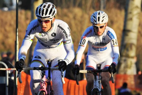 The seventh round of the 'cross World Cup came down to a two-man duel between world champion Zdenek Stybar, left, and World Cup leader Kevin Pauwels.