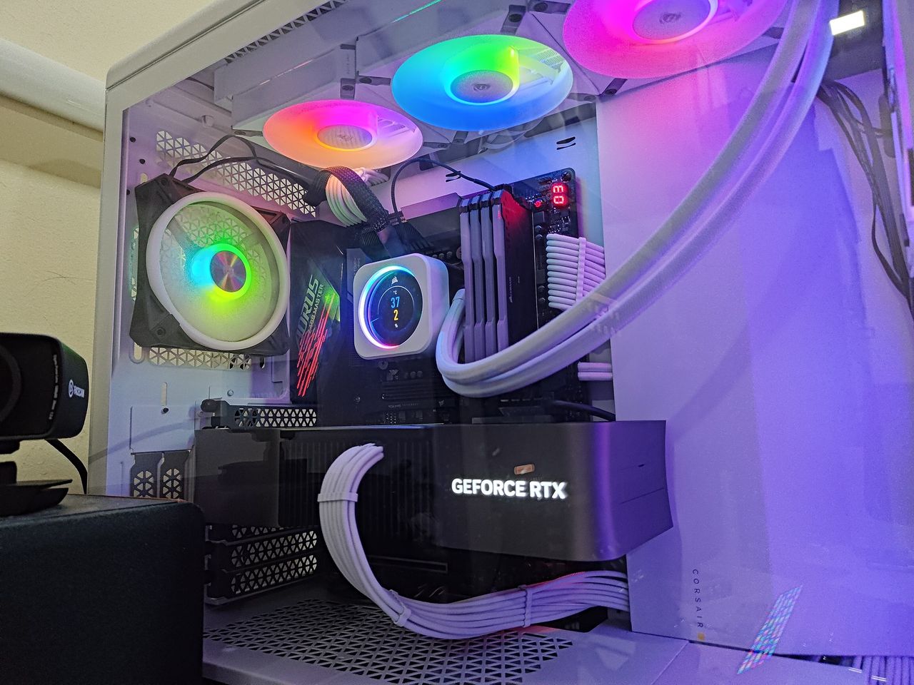 ASUS ROG Phone 8 Pro photos