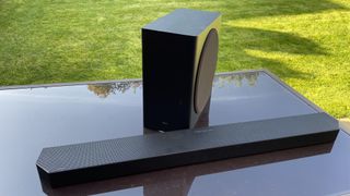 Q-series 5.1.2 ch. Wireless Dolby ATMOS Soundbar w/ Q-Symphony / HW-Q800D