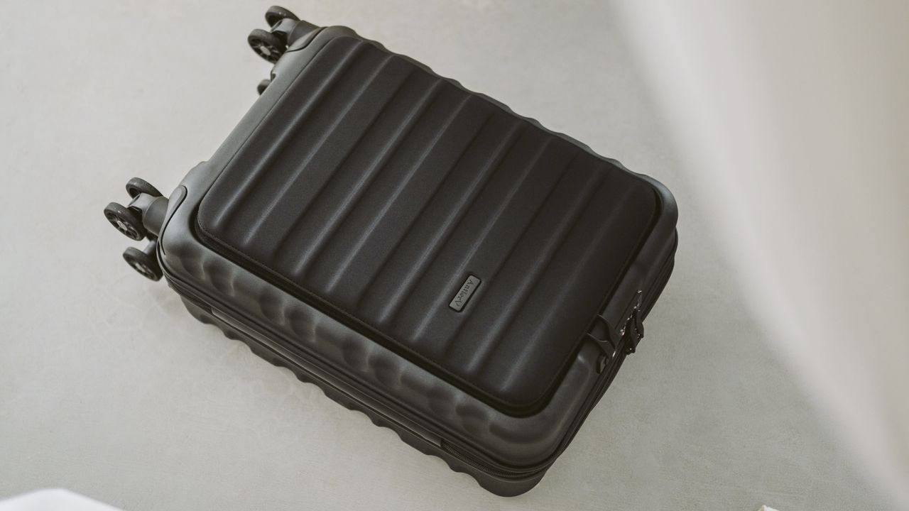 Antler Clifton Cabin Pocket hardshell suitcase review T3