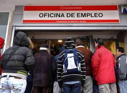 Spanish unemployment falls below 25 percent