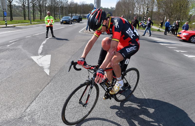 Samuel S&aacute;nchez (BMC) gets back on after being involved in a crash