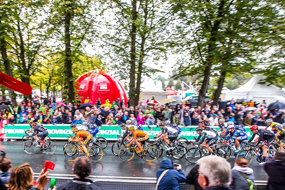 The peloton in action during Sparkassen M&uuml;nsterland Giro