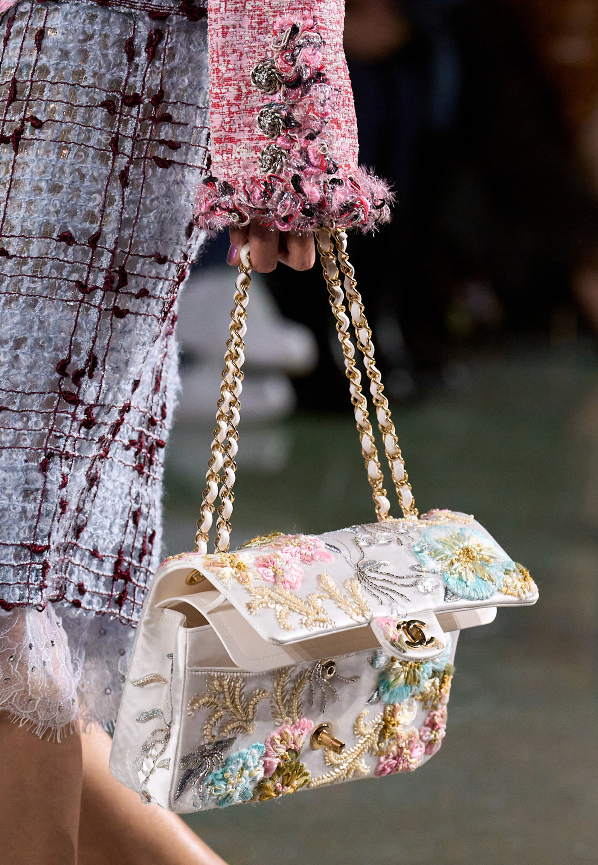 Runway model wearing the romantic fashion trend.