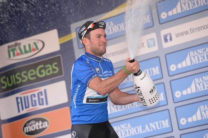 Mark Cavendish (Omega Pharma-Quickstep) may not have contested the sprint, but still celebrated being in the race lead