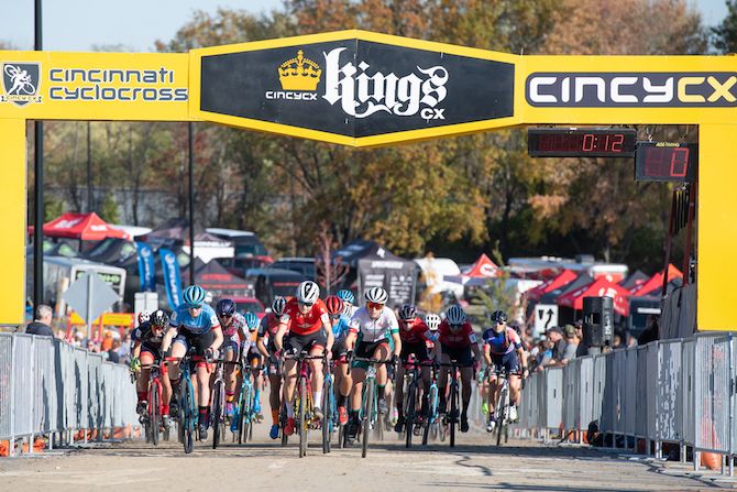 The start of the C2 elite women's race at Cincinnati Cyclocross