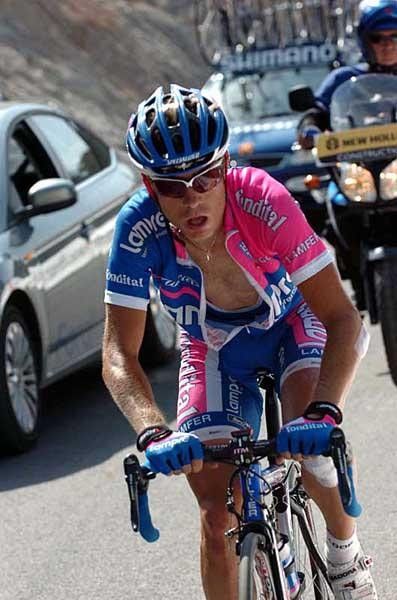 Damiano Cunego (Lampre-Fondital) has the jersey unzipped but the legs were going well.