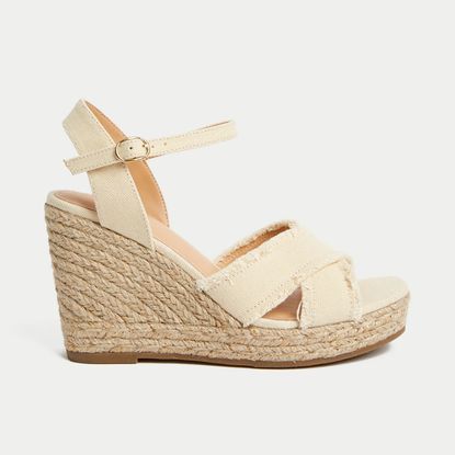 Duchess Sophie's entered espadrille season with dapper outfit | Woman ...