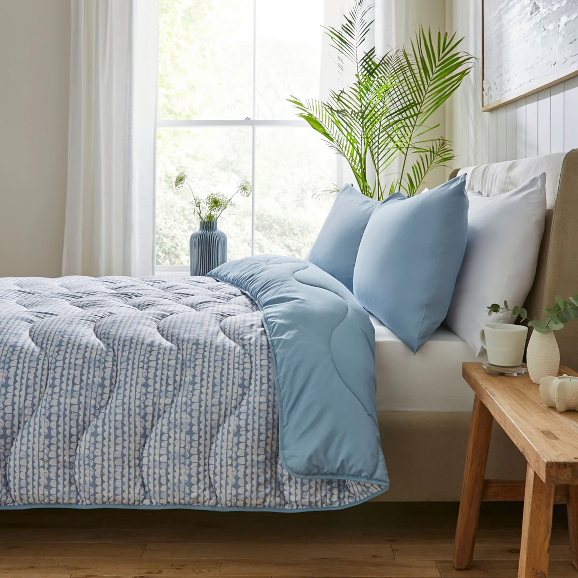 Night Lark Coastal Calm Coverless duvet set