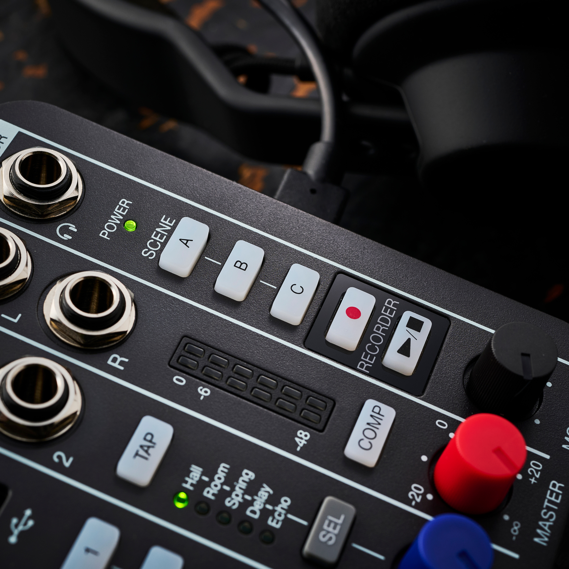 Zoom LiveTrak L6