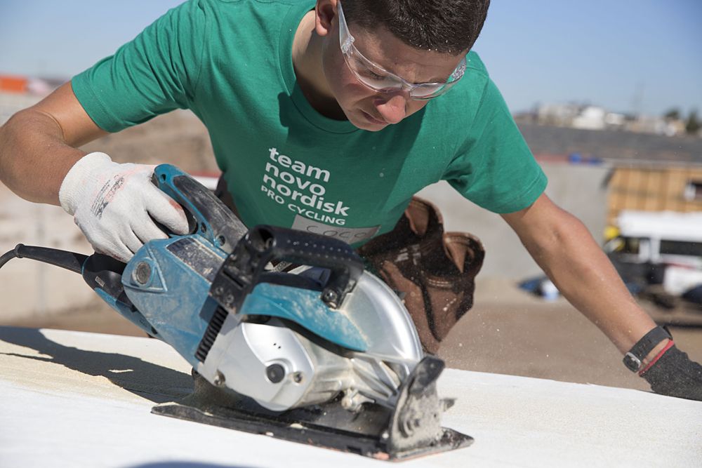 Novo Nordisk bond over building homes for poor families in Rosarito, Mexico.