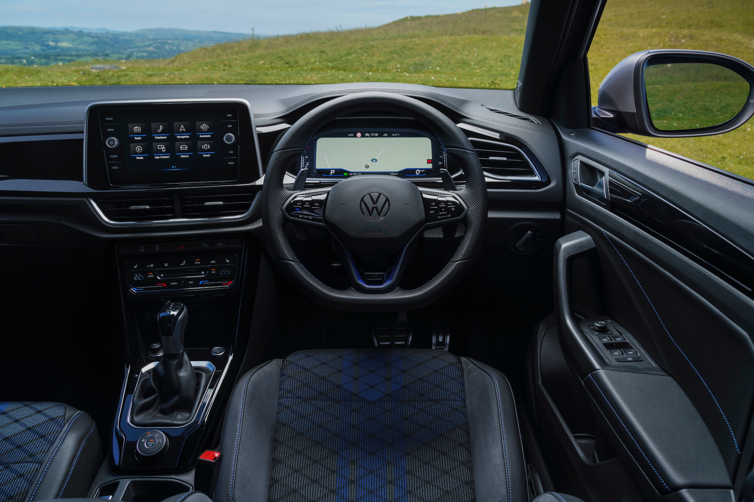 Volkswagen T-Roc dashboard