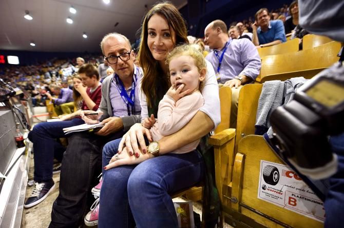 Mark Cavendish's wife Peta Todd with their daughter Delilah