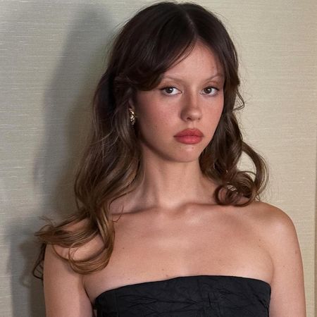 mia goth with curtain fringe hairstyle 