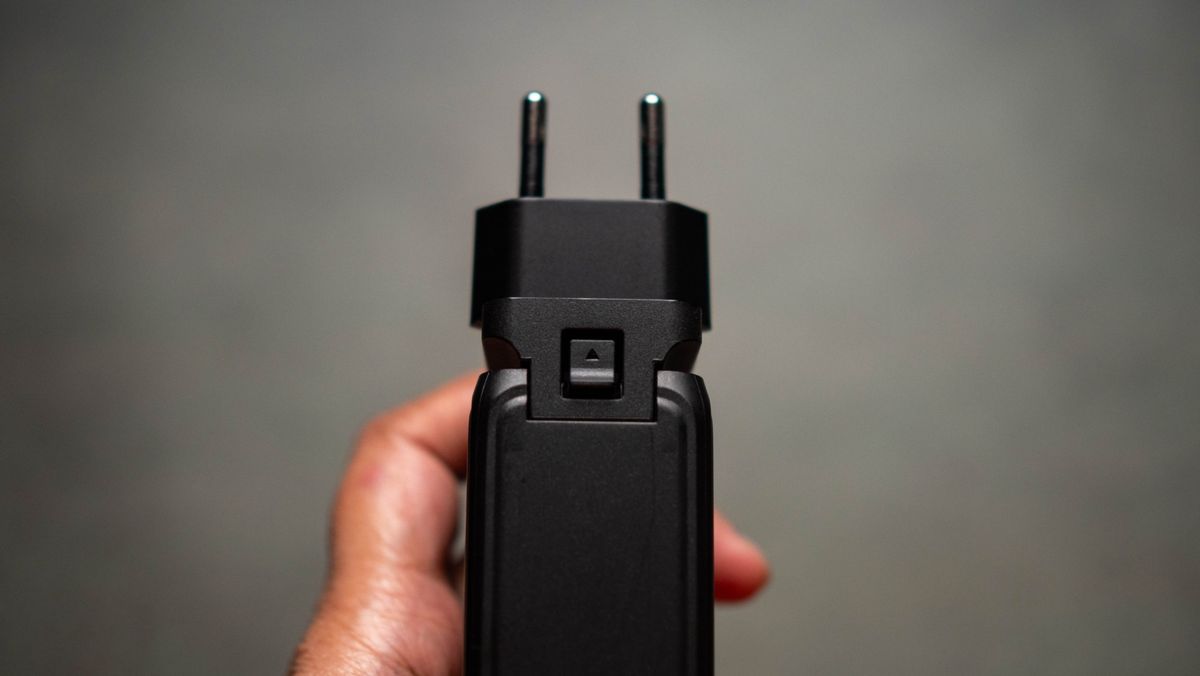 BMX GaNsta 140W GaN charger testing