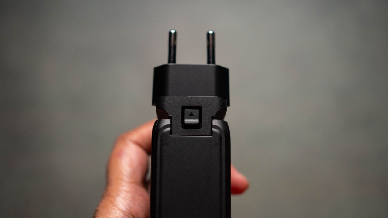 BMX GaNsta 140W GaN charger testing