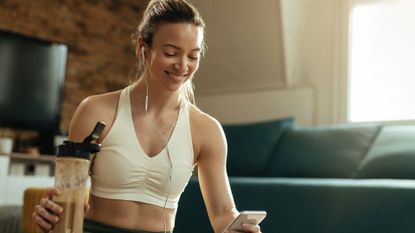 Does protein powder make you gain weight? Image shows woman drinking shake