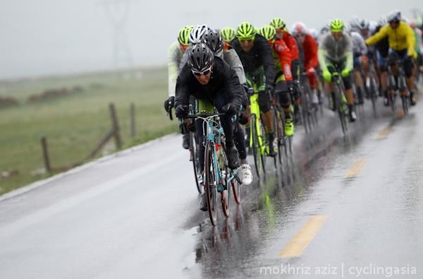 The Tour of Qinghai Lake peloton endured a wet, miserable day in the saddle during stage 5