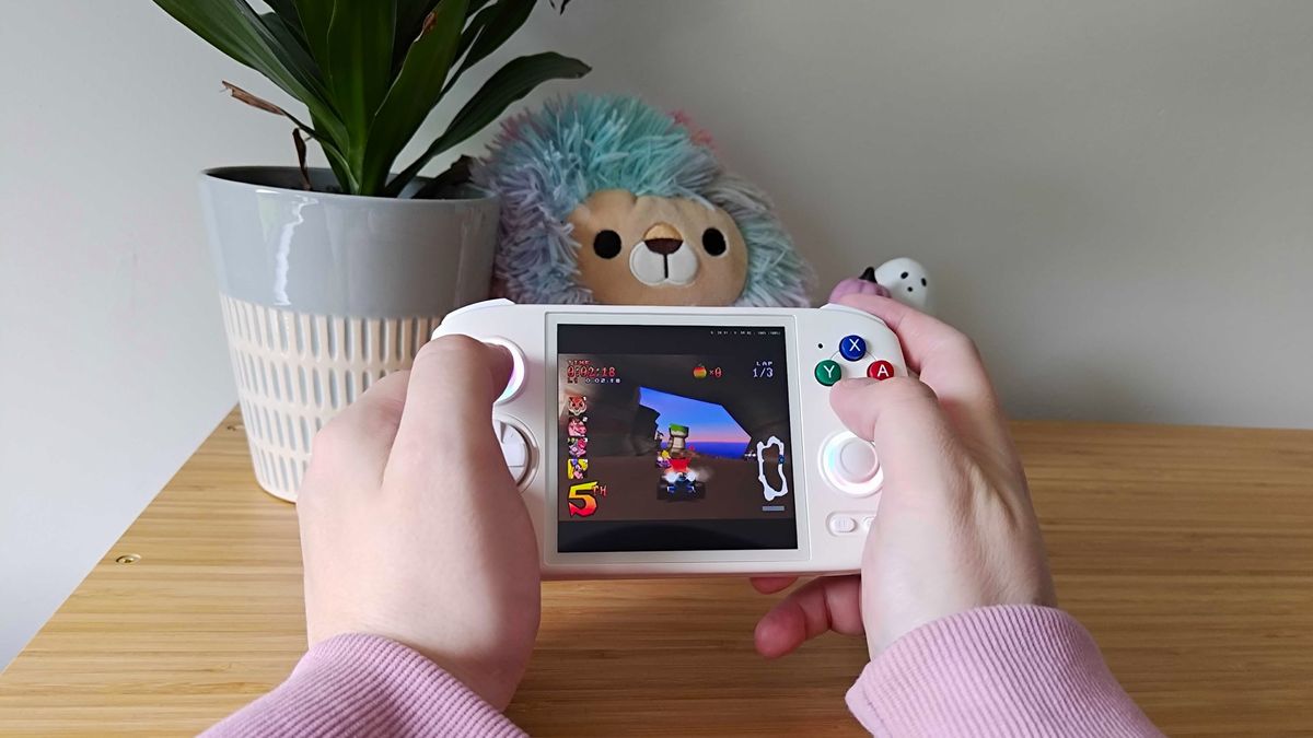 Phil Hayton playing Crash Team Racing on Anbernic RG Cube