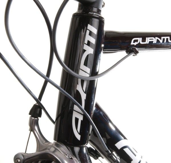 The barrel-shaped head tube adds torsional rigidity