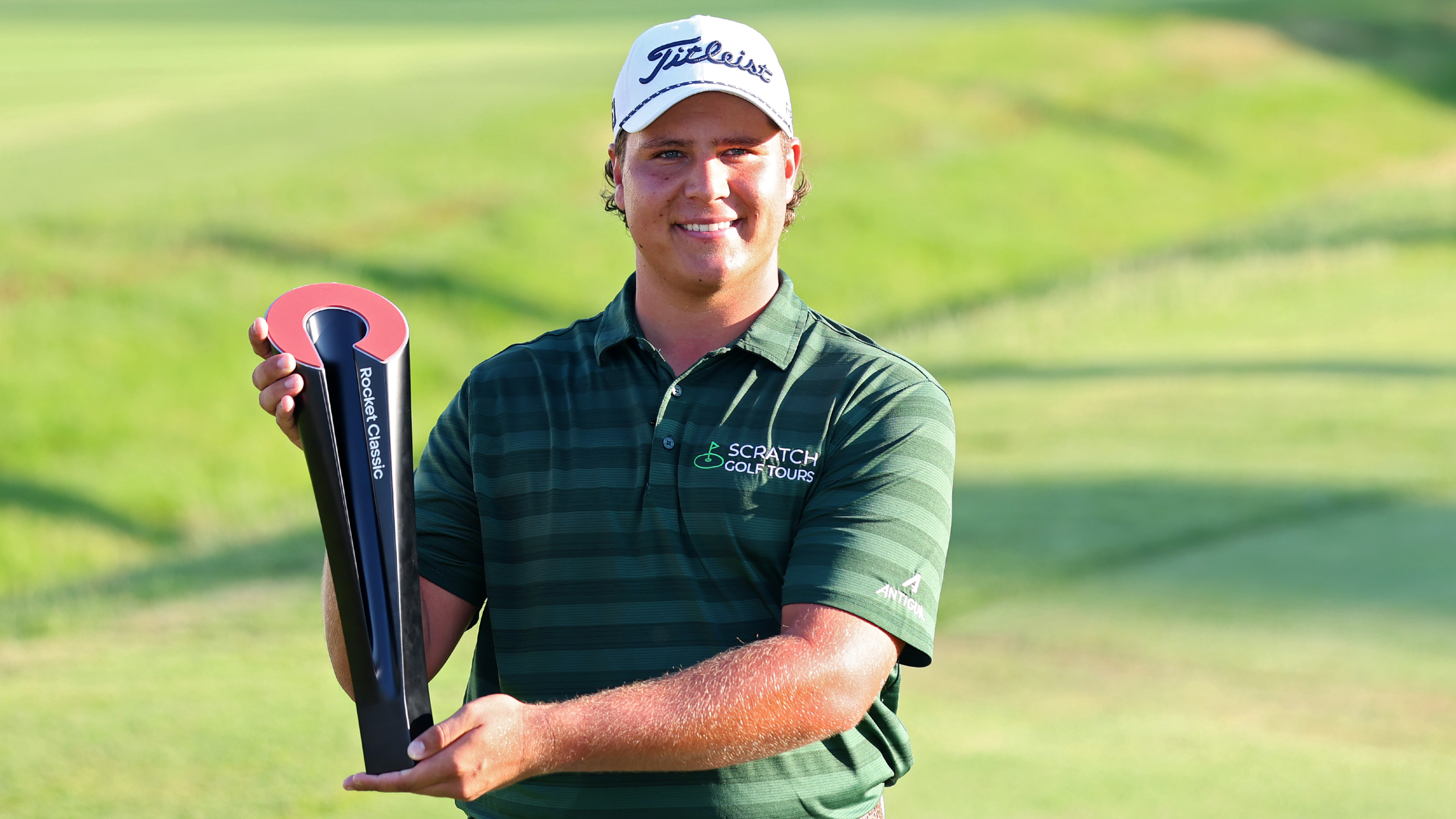 Aldrich Potgieter with the Rocket Classic trophy