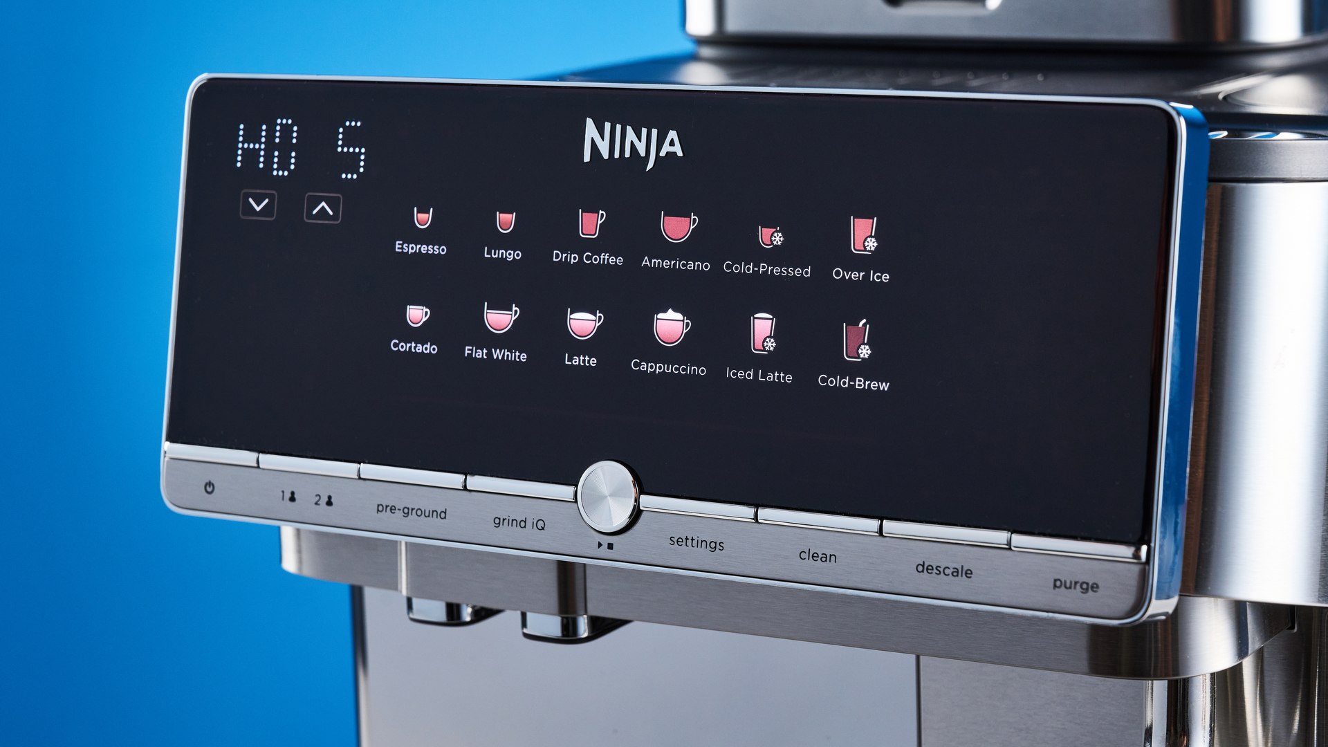the ninja autobarista pro photographed with the blue tom's guide background