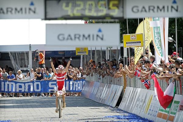A victorious Annika Langvad (Denmark)