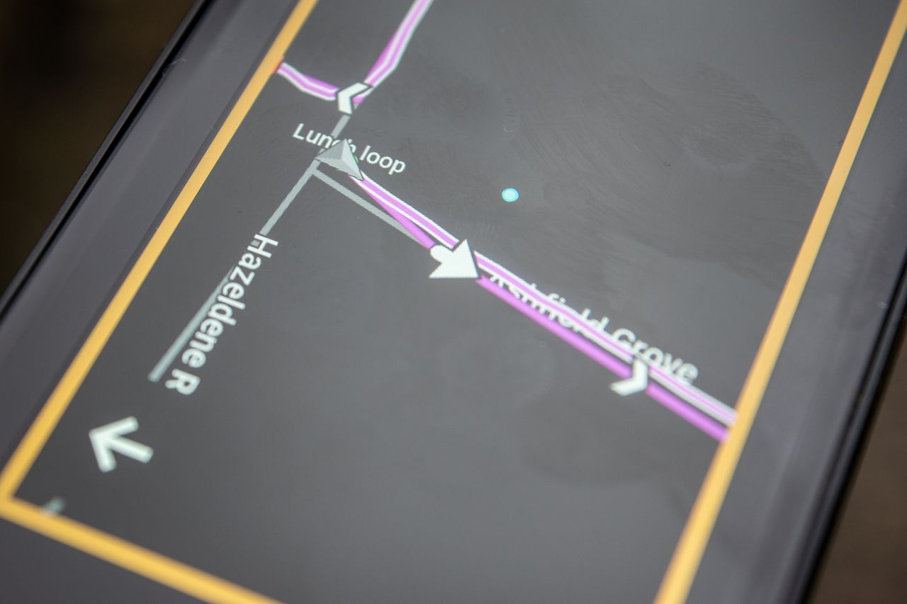 An image of Garmin Edge 1050 on a handlebar mount