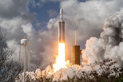 SpaceX rocket lifting off - European stock markets need a SpaceX type stock