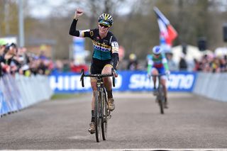 Van Loy takes GP Neerpelt victory