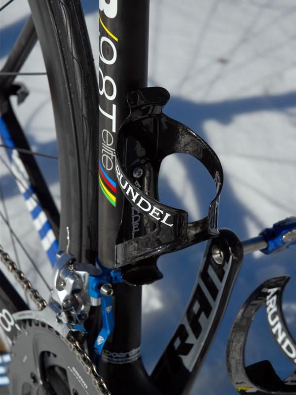Arundel's Dave-O carbon fiber bottle cages are light but they also tenaciously hold bottles.