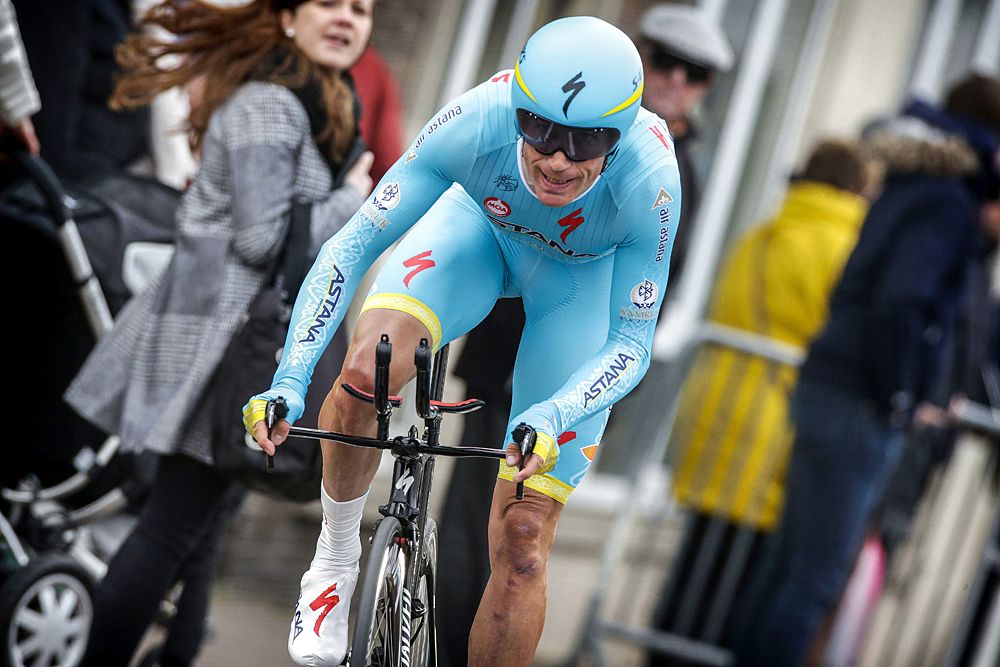 Lieuwe Westra (Astana) on his way to winning Three Days of De Panne