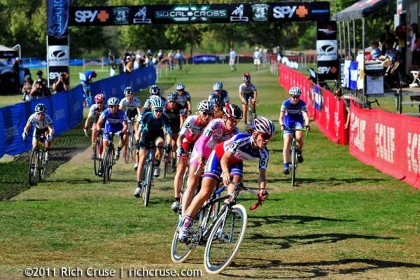 French champion Caroline Mani (CC Etupes) gets the hole shot.