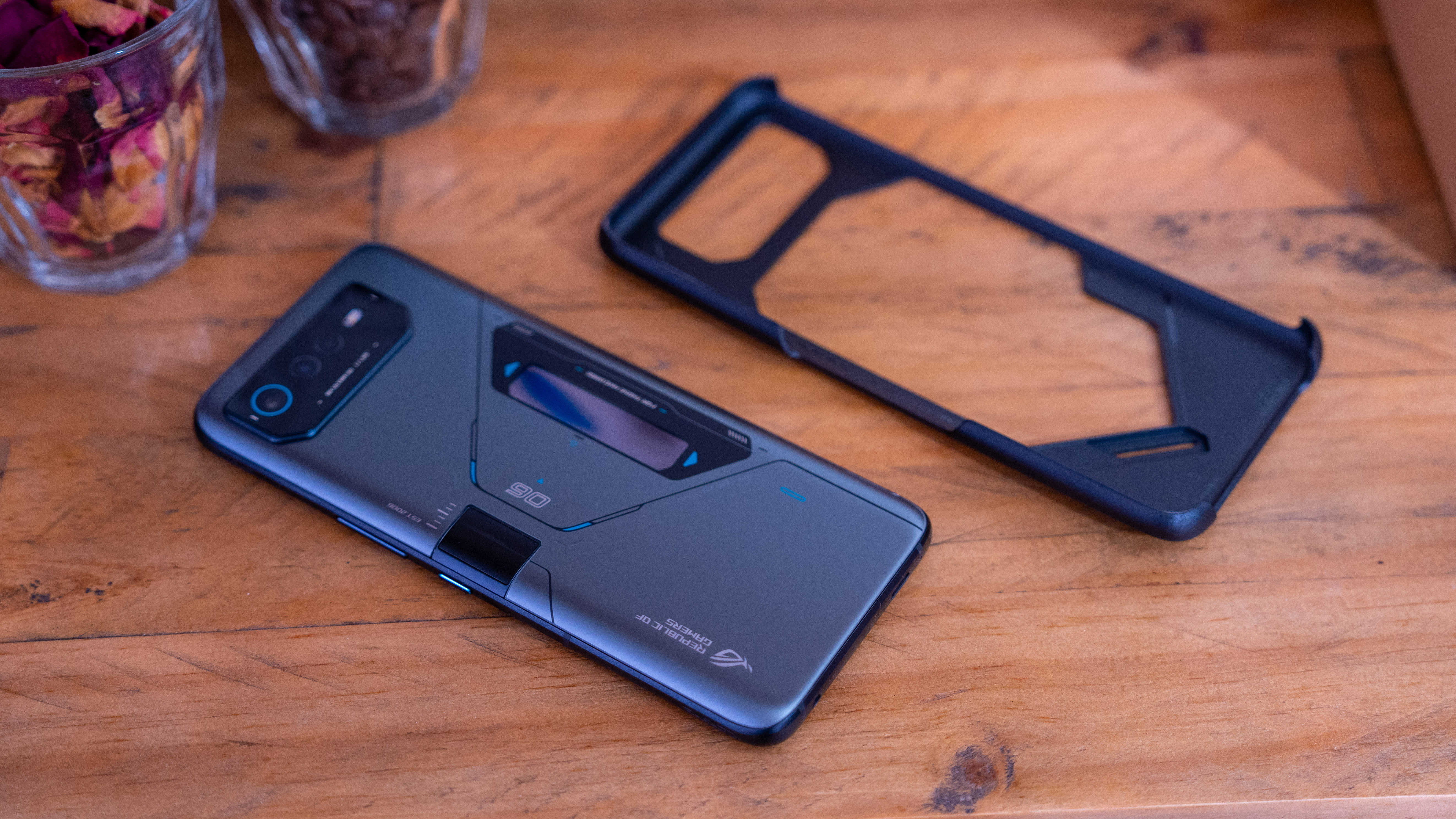 A photo of the Asus ROG Phone 6D Ultimate with MediaTek Dimensity internals