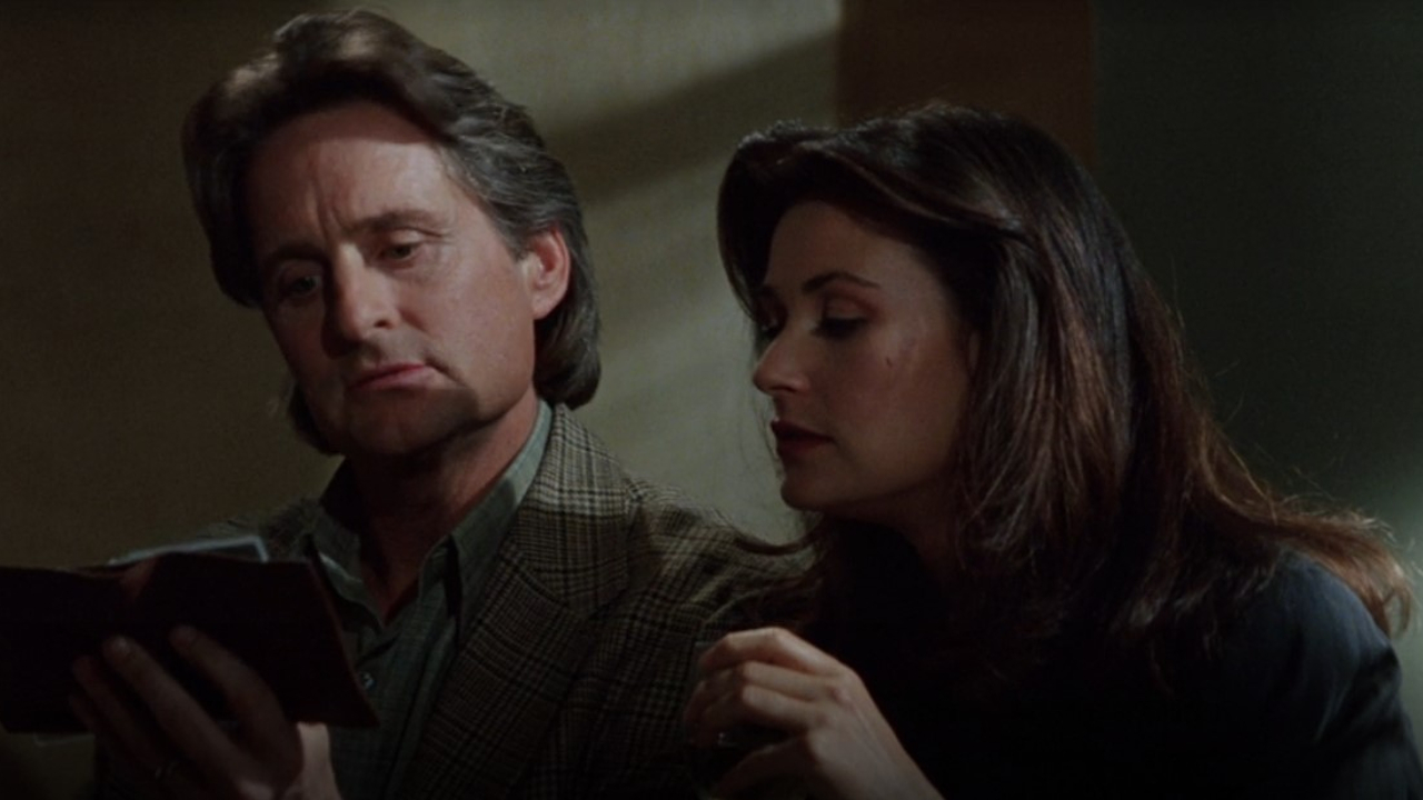 Michael Douglas and Demi Moore in Disclosure