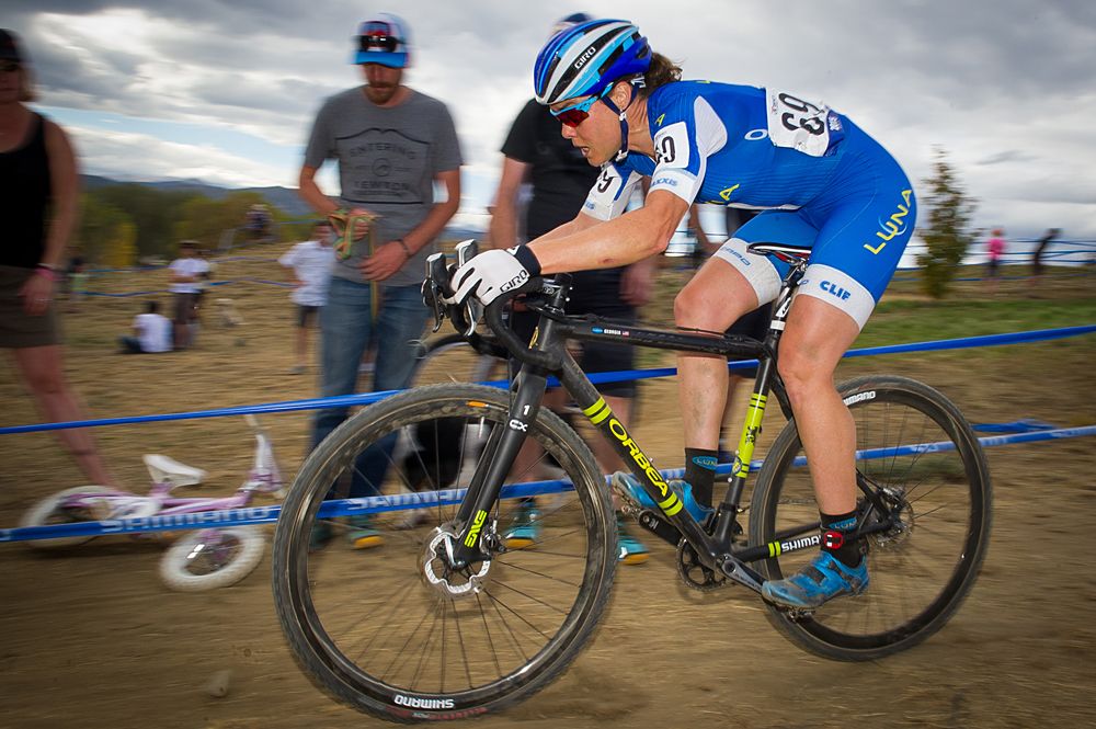 Georgia Gould (Luna) taking a fast descent trying to maintain her lead in the race.