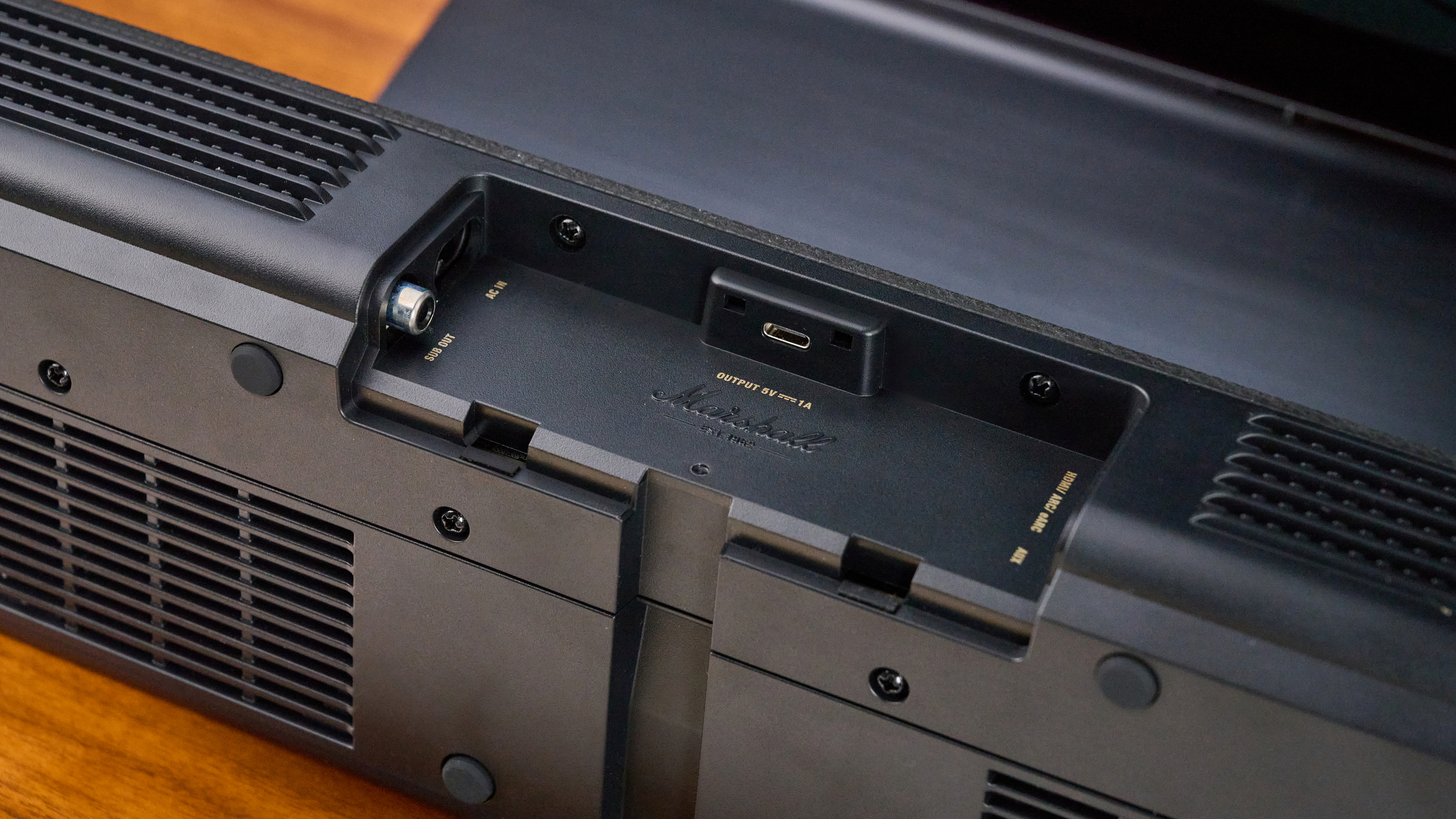 Ports on the reverse side of the Marshall Heston 60