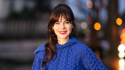 zooey deschanel wearing blue outside