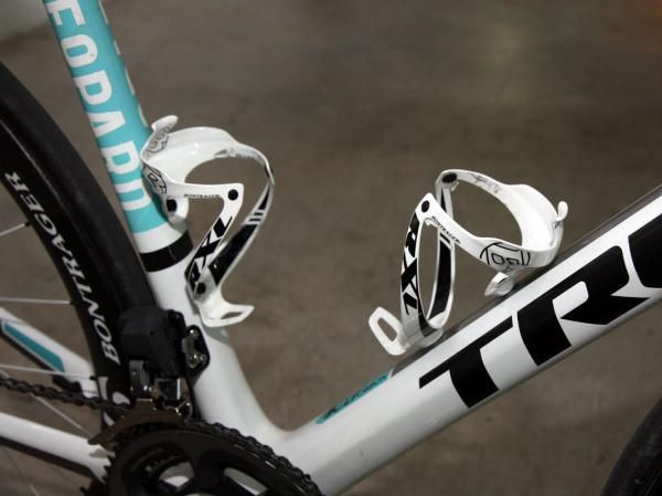 Andy Schleck's (LEOPARD TREK) Trek Madone is fitted with a pair of Bontrager Race X Lite carbon fiber bottle cages.