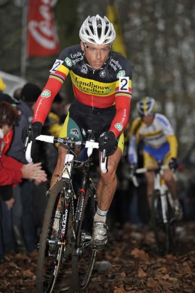 Sven Nys (Landbouwkrediet) leads Kevin Pauwels (Telenet Fidea)