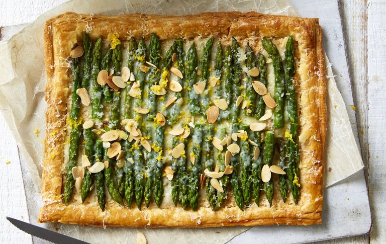 Asparagus and cheese tart