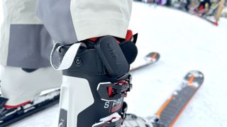 Carv device on ski boot